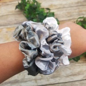 Brandy Melville Photo + 4 Silk Satin Gray Scrunchi